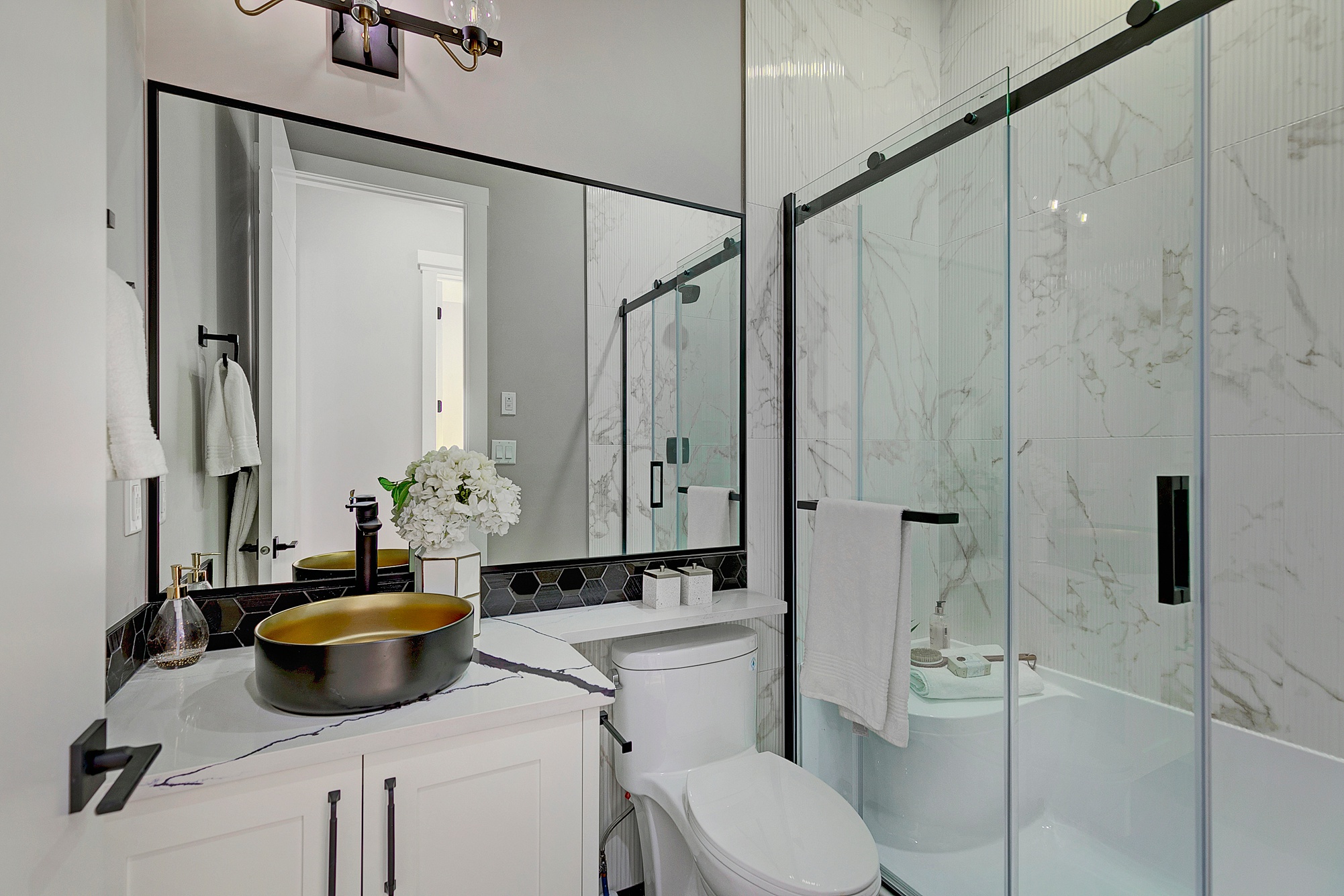 2025 DO 5606 Cautley Cove staged 37
