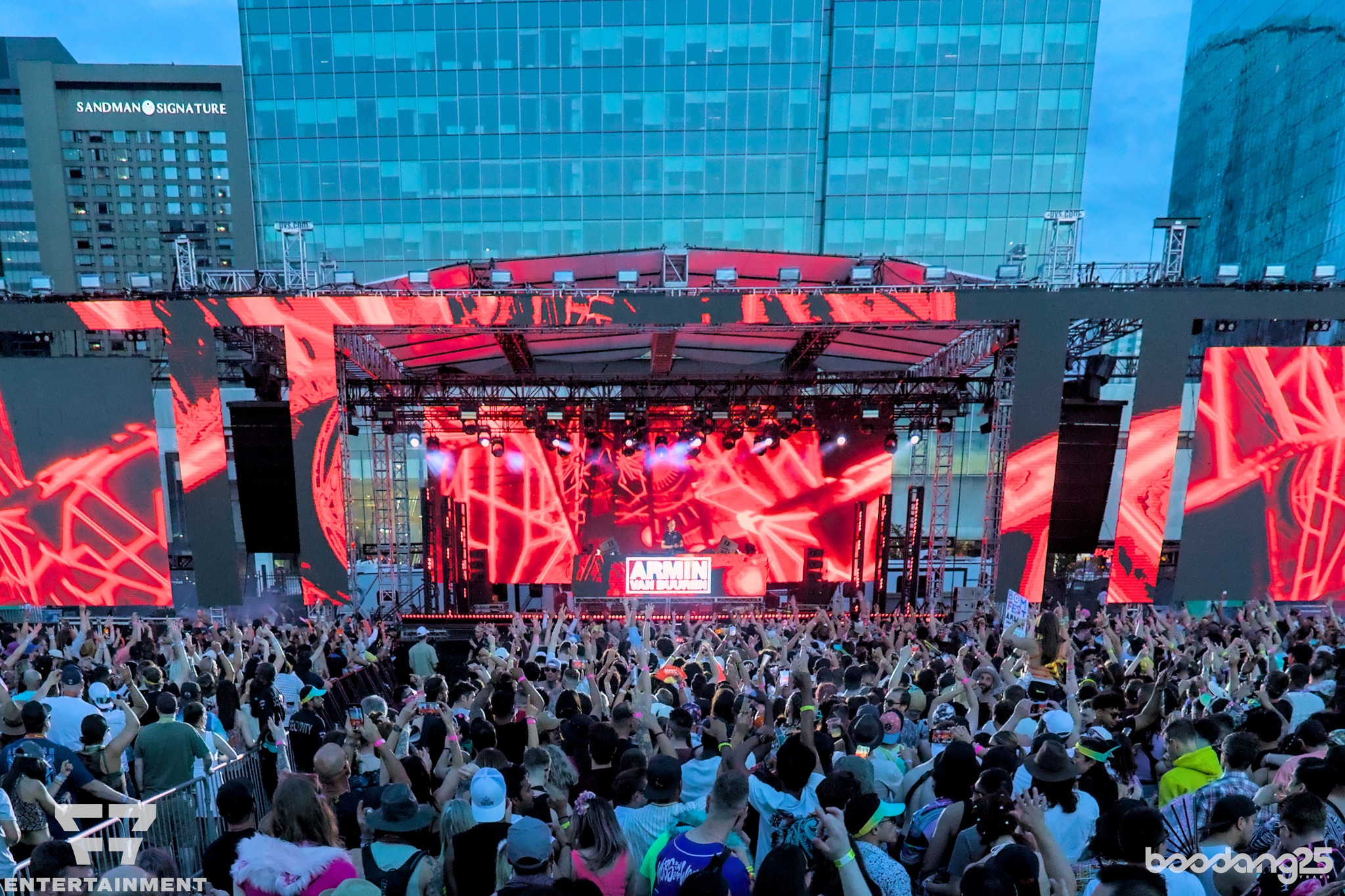 DISTRIKT image 3