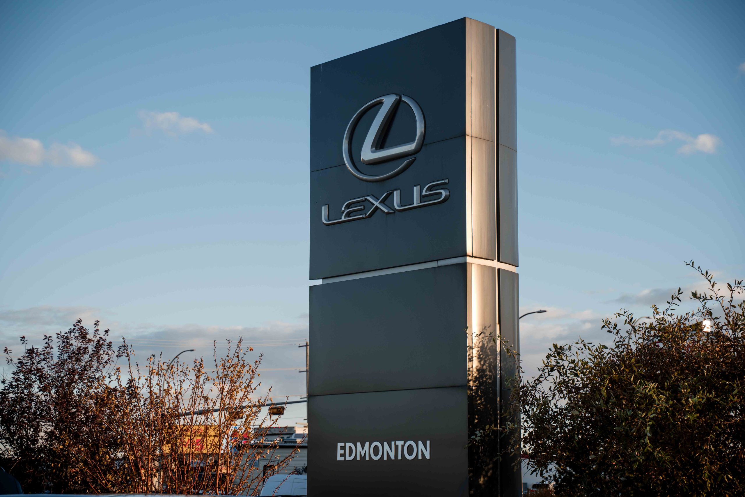 Modern Luxuria / Lexus of Edmonton